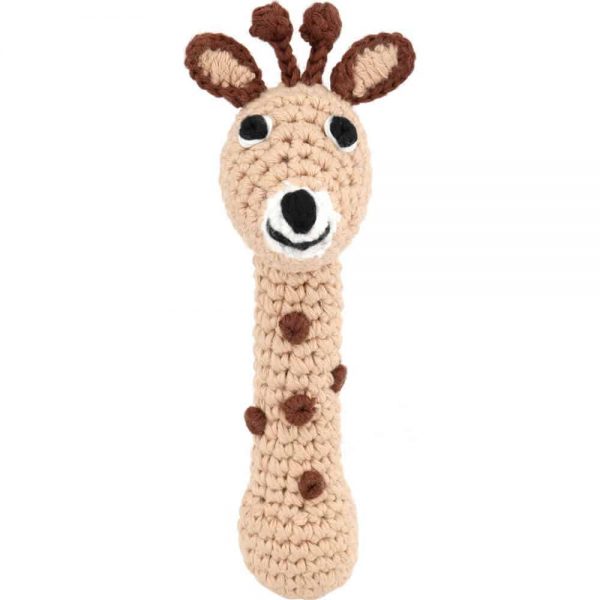 Gehäkelte Baby-Stabrassel mit Giraffen-Motiv