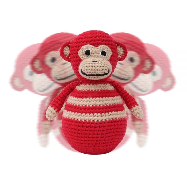 Gehäkeltes Stehaufmännchen AFFE CHARLIE in rot von Sindibaba® (in Bewegung)