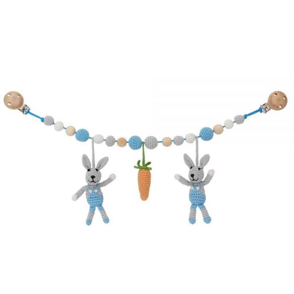 Gehäkelte Kinderwagenkette mit 2 Hasen (blau) & Möhre