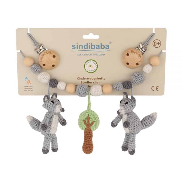 Gehäkelte Kinderwagenkette mit 2 Füchsen & Gans (weiss-grau) in Verpackung